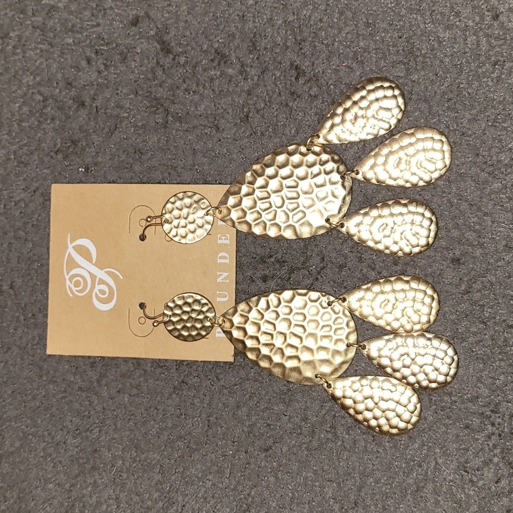 Gold Dangle earrings